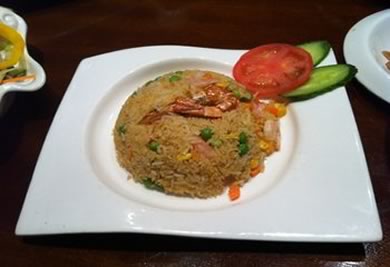 金灿灿的虾头油炒饭